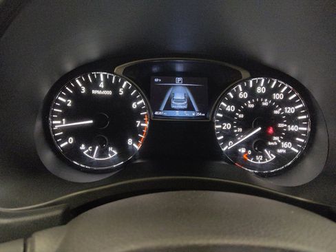 Used 2020 Nissan Pathfinder SV FWD image 23