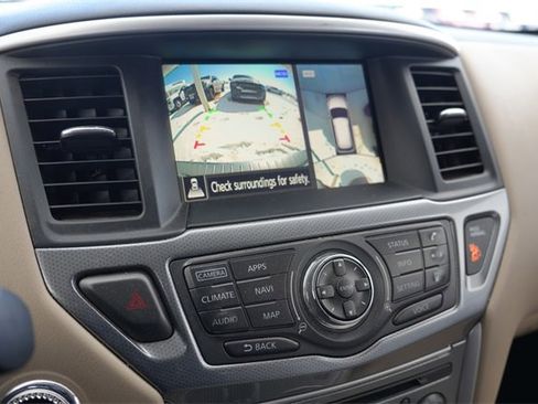 Used 2020 Nissan Pathfinder SL image 24