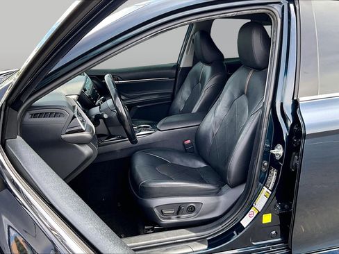 Used 2018 Toyota Camry XLE w/ Audio Package FWD image 25