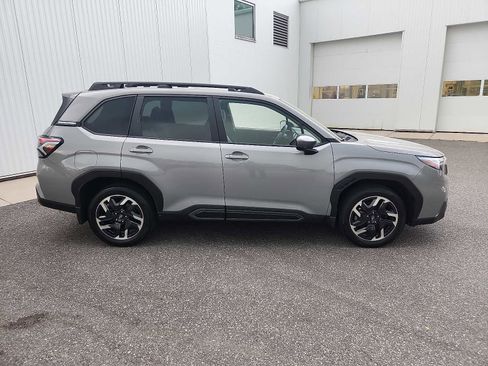 Used 2025 Subaru Forester Limited AWD/4WD image 7