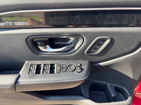 Used 2025 Honda Pilot Elite image 19