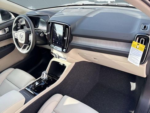 New 2026 Volvo XC40 B5 Plus w/ Protection Package Premier image 31