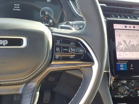 Used 2023 Jeep Grand Cherokee Overland image 18