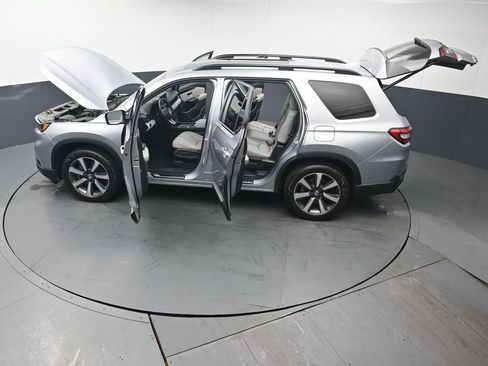 Certified 2025 Honda Pilot Touring image 52