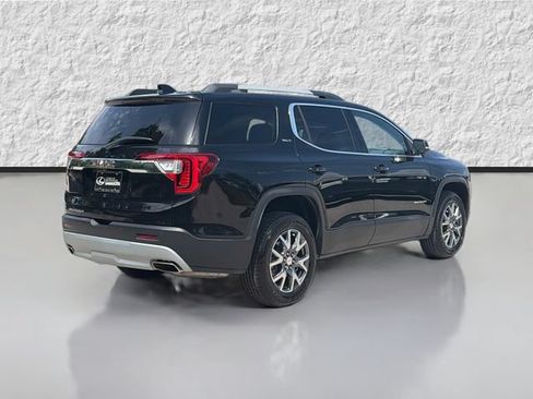 Used 2022 GMC Acadia SLT w/ Technology Package FWD image 3