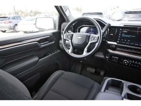 Used 2024 Chevrolet Silverado 1500 LT w/ Z71 Off-Road Package image 12