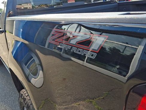 Used 2022 Chevrolet Colorado Z71 AWD/4WD image 42