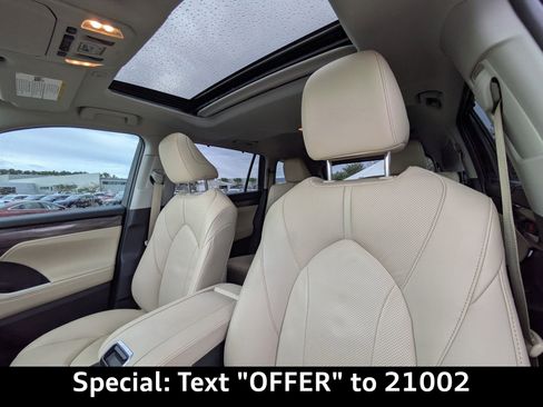 Used 2023 Toyota Highlander Limited image 23