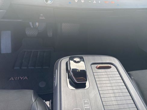 Used 2023 Nissan Ariya FWD image 19