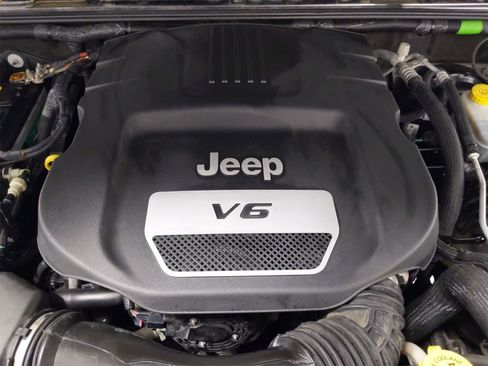 Certified 2018 Jeep Wrangler Unlimited Sport S image 22