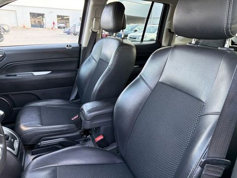 Used 2017 Jeep Compass Latitude image 18