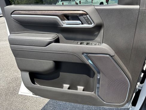 New 2025 GMC Sierra 1500 SLE w/ Preferred Package image 24