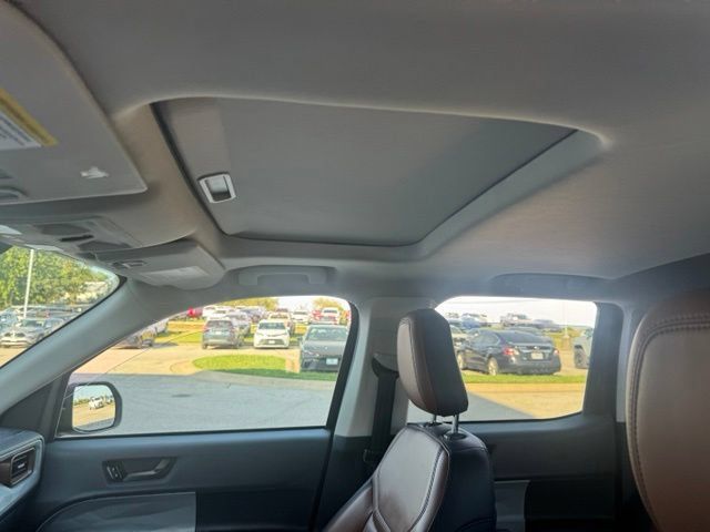 Used 2023 Ford Maverick Lariat w/ Lariat Luxury Package FWD image 6