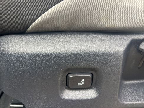 Used 2025 Toyota Tacoma TRD Off-Road image 24