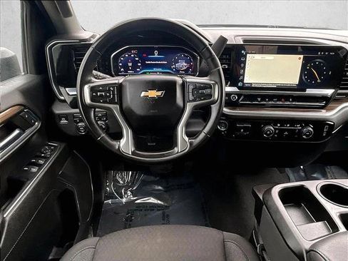 Used 2024 Chevrolet Silverado 3500 LT image 6