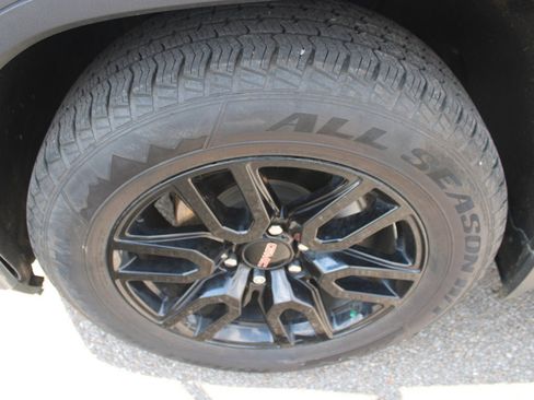 Used 2020 GMC Sierra 1500 Elevation w/ Elevation Value Package image 23