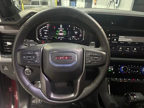 Used 2025 GMC Sierra 1500 AT4 w/ AT4 Premium Package AWD/4WD image 18