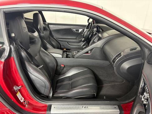 Used 2017 Jaguar F-TYPE R image 29