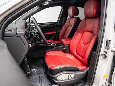 New 2026 Porsche Macan AWD/4WD image 5