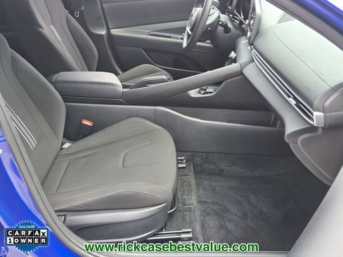 Used 2023 Hyundai Elantra SEL w/ Cargo Package FWD image 16