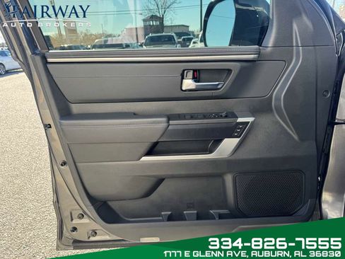 Used 2024 Toyota Sequoia Platinum image 31