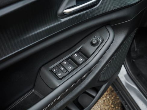 New 2025 Jeep Grand Cherokee Laredo X w/ Luxury Tech Group I image 19