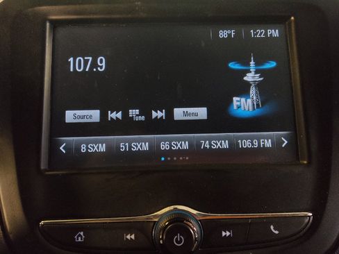 Used 2018 Chevrolet Equinox LT FWD image 25
