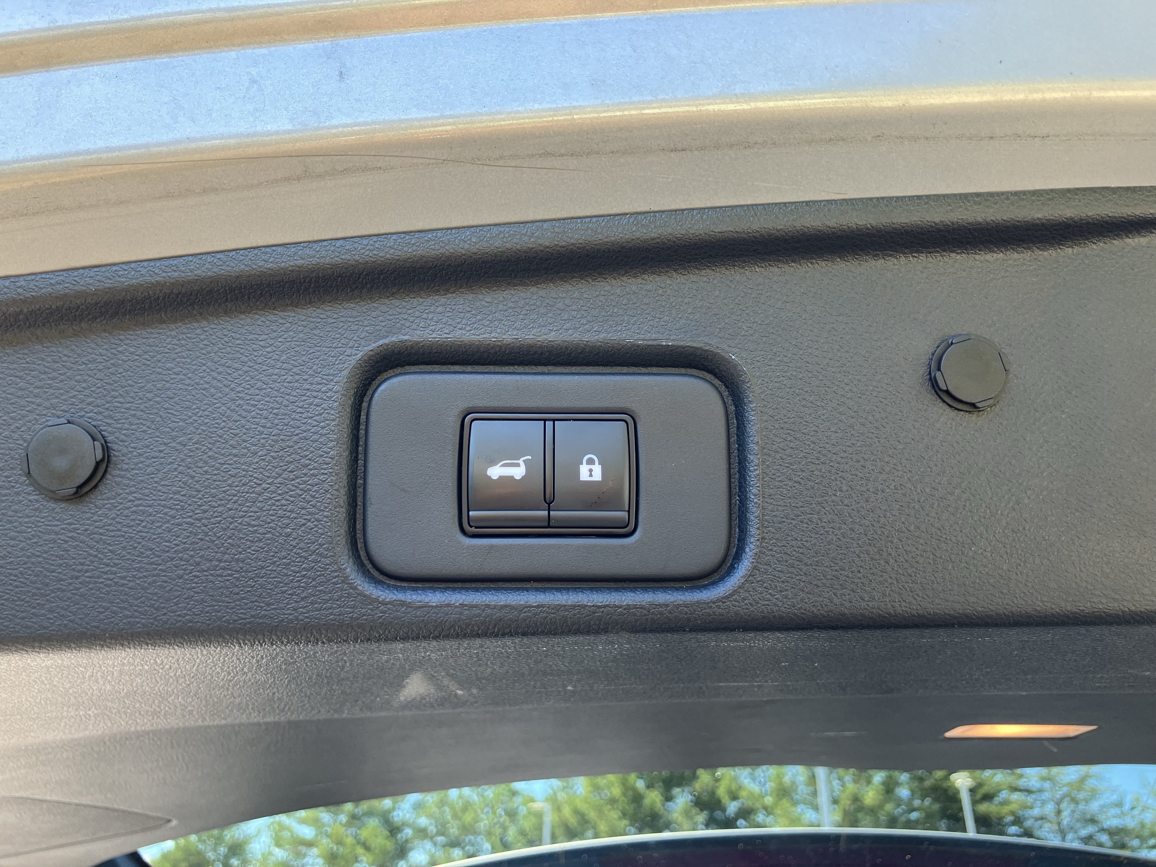 Used 2025 Nissan Pathfinder SL FWD image 37