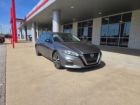 Used 2022 Nissan Altima 2.5 SR FWD image 1