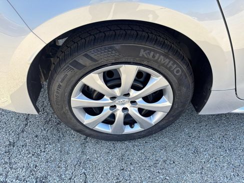 Used 2025 Toyota Corolla LE FWD image 27