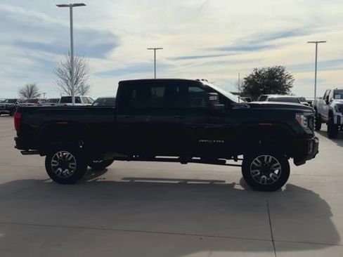 Used 2020 GMC Sierra 2500 AT4 w/ AT4 Premium Package image 2