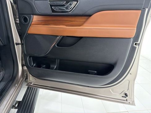 Used 2019 Lincoln Navigator L Reserve AWD/4WD image 20