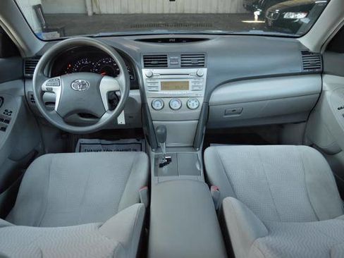 Used 2011 Toyota Camry LE image 14