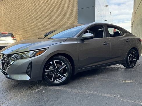 Used 2024 Nissan Sentra SV FWD image 30