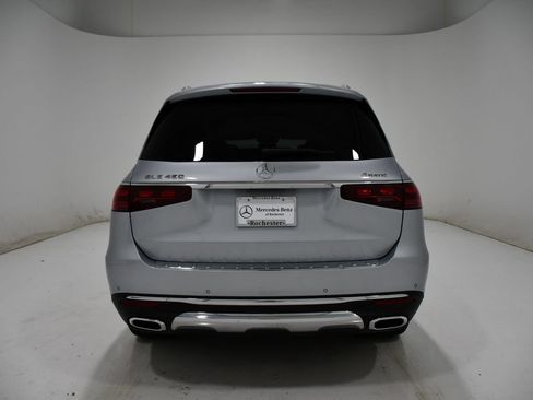 Used 2024 Mercedes-Benz GLS 450 4MATIC w/ Exclusive Trim Package image 4