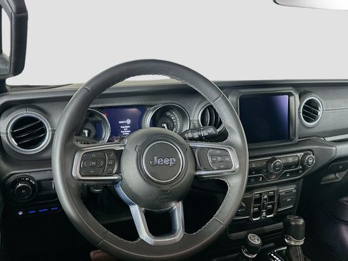 Used 2023 Jeep Wrangler Unlimited Sahara AWD/4WD image 18