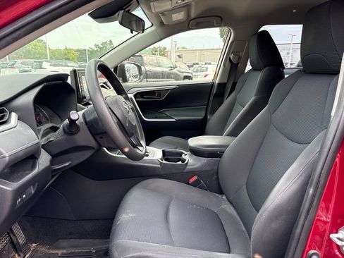 Used 2019 Toyota RAV4 LE w/ All Weather Liner Package AWD/4WD image 5