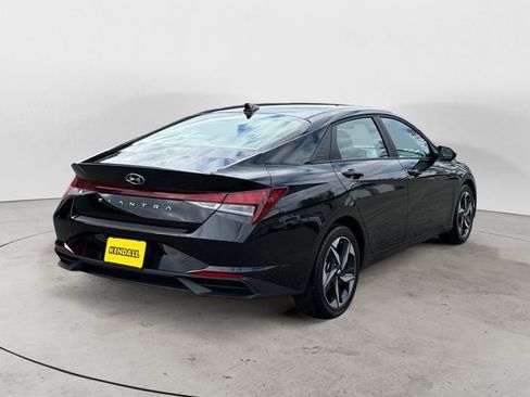 Used 2023 Hyundai Elantra SEL w/ Convenience Package FWD image 5