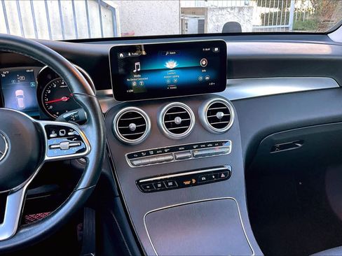 Used 2021 Mercedes-Benz GLC 300 image 6