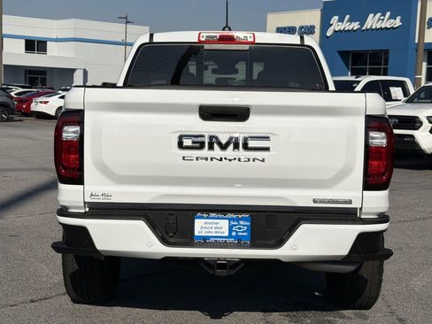 Used 2025 GMC Canyon Elevation image 18