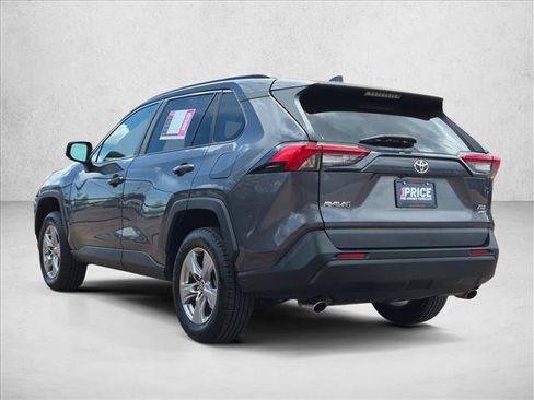 Used 2022 Toyota RAV4 XLE AWD/4WD image 8