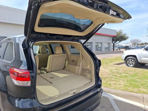 Used 2018 Toyota Highlander Limited Platinum image 37