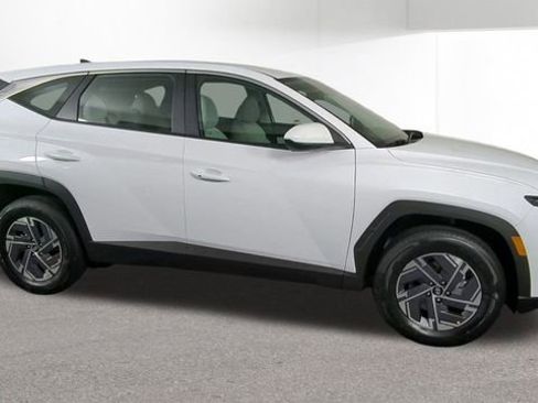 New 2026 Hyundai Tucson Blue SE AWD/4WD image 2