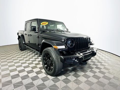 Certified 2021 Jeep Gladiator Overland AWD/4WD image 2