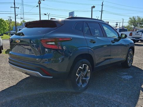 Used 2025 Chevrolet Trax LT FWD image 5