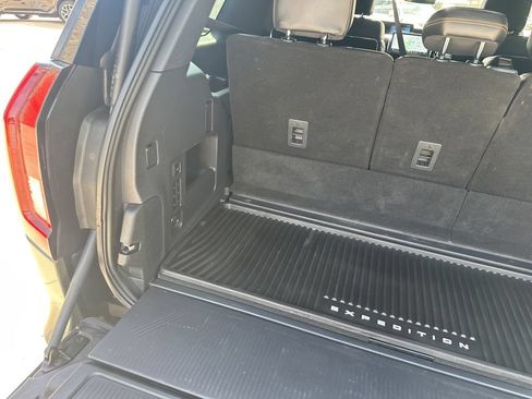 Used 2025 Ford Expedition Tremor AWD/4WD image 25
