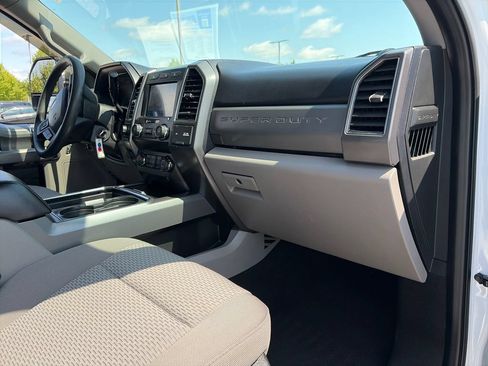 Used 2020 Ford F250 XLT w/ XLT Premium Package AWD/4WD image 12