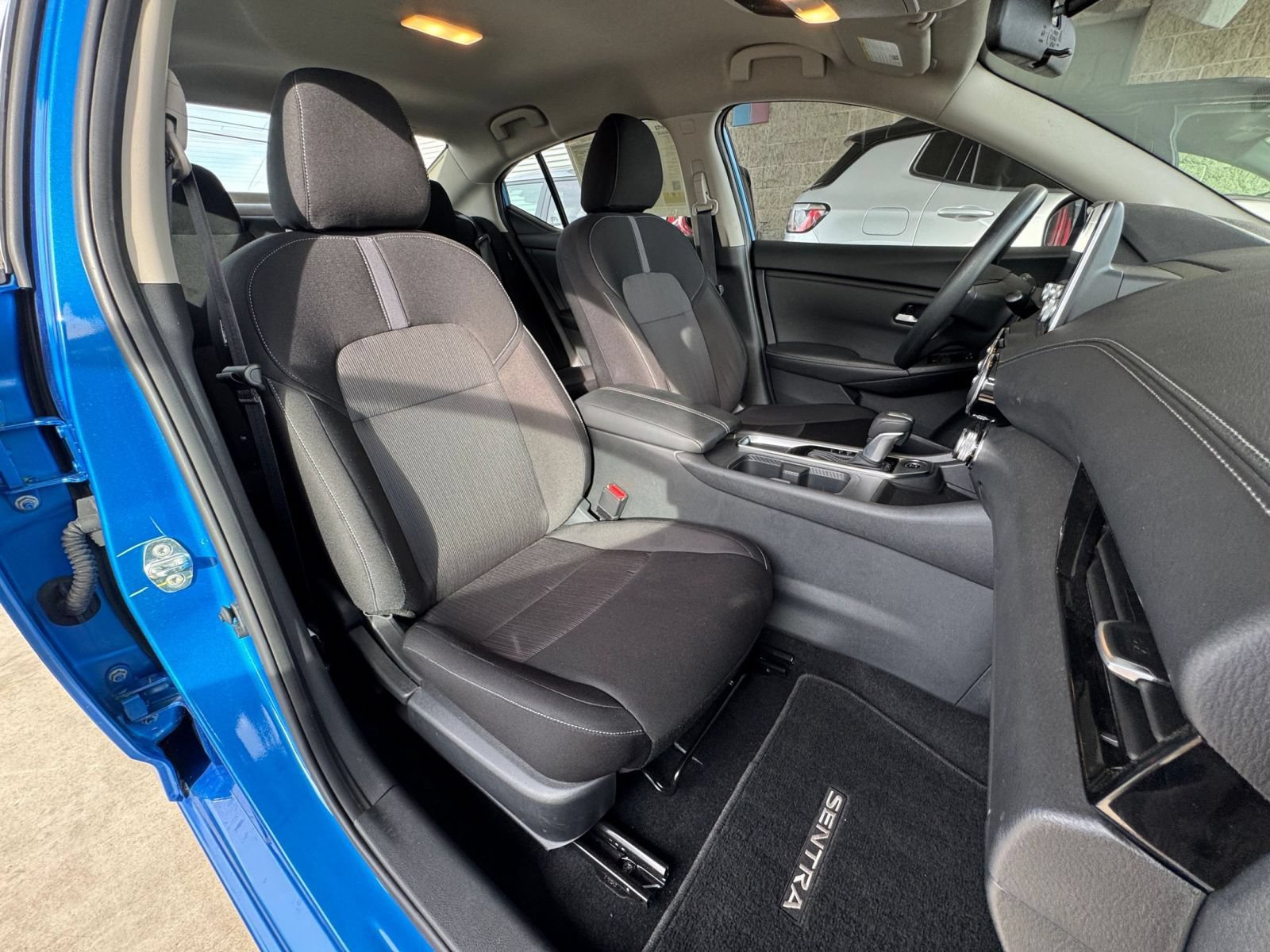 Used 2025 Nissan Sentra SV FWD image 34