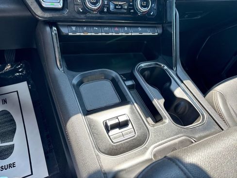 Used 2024 GMC Sierra 2500 AT4 w/ Technology Package AWD/4WD image 37