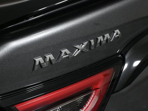 Used 2023 Nissan Maxima SR w/ Sport Mat Group image 26